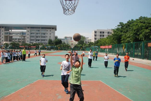 棠外附小举行班级篮球对抗赛