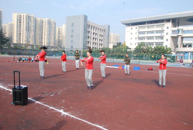 棠外附小参加“双流县中小学体育教师技能大赛”