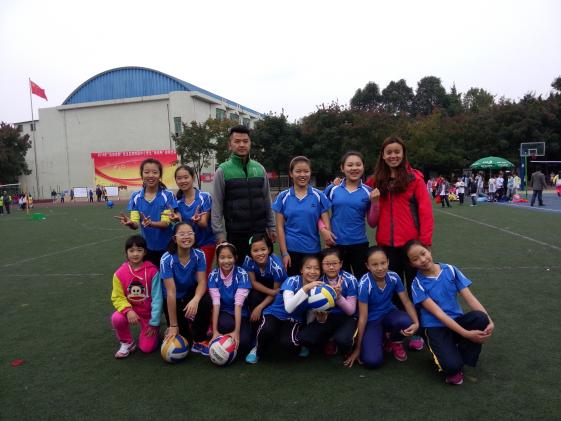 棠外附小在双流县第四届中小学生排球比赛中荣获佳绩