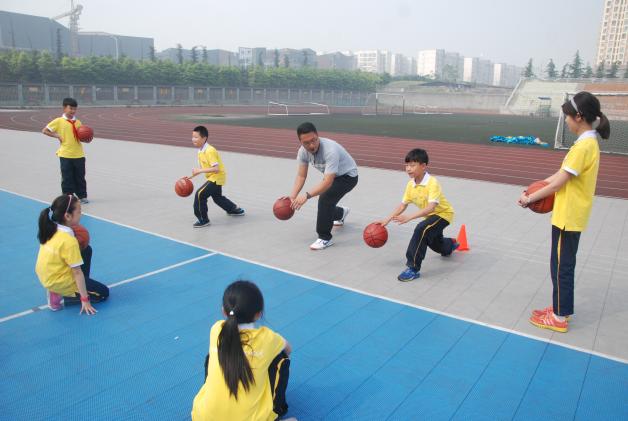 棠外附小成功举办双流县小学体育教研活动